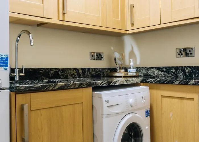 Homely 3 Bedroom In The Heart Of Central Edinburgh